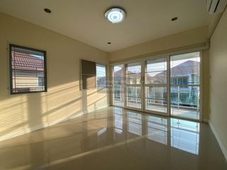 出售 4 卧室 独立屋 在 Sai Noi, Nonthaburi