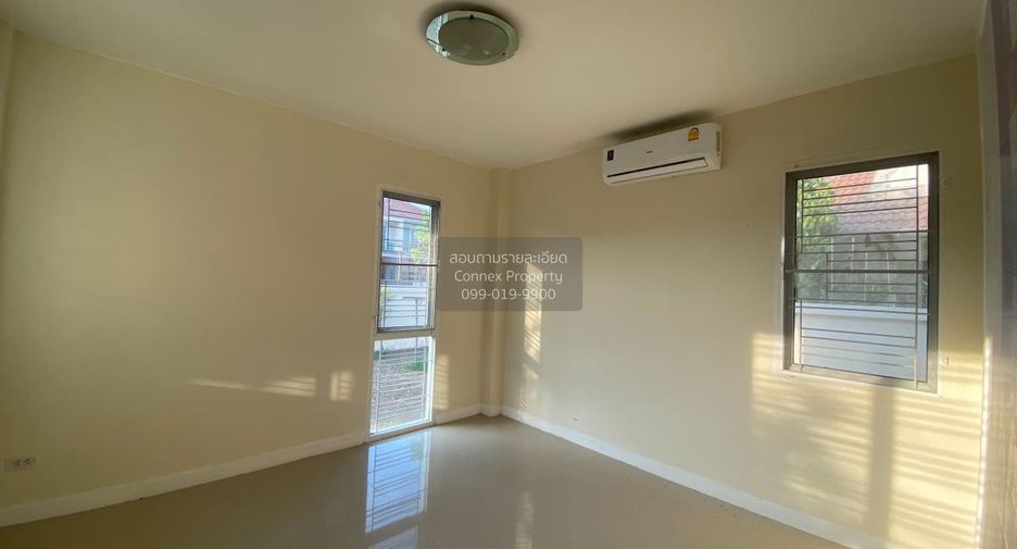 出售 4 卧室 独立屋 在 Sai Noi, Nonthaburi