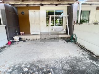 Casa adosada en venta de 3 habitaciones en Wang Thonglang, Bangkok