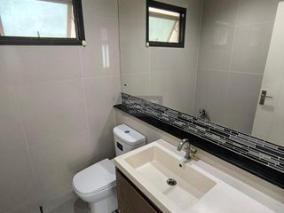 Haus zum Kauf mit 4 Zimmer in Sai Mai, Bangkok