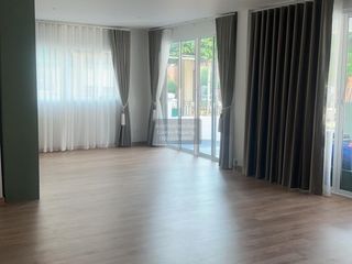 出售 4 卧室 独立屋 在 Phra Khanong, 曼谷