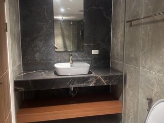 出售 4 卧室 独立屋 在 Phra Khanong, 曼谷