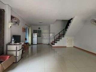 À vendre 3 chambres maison de ville à Mueang Samut Sakhon, Samut Sakhon