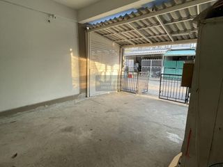 À vendre 3 chambres maison de ville à Mueang Samut Sakhon, Samut Sakhon