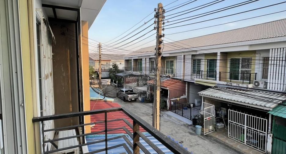 À vendre 3 chambres maison de ville à Mueang Samut Sakhon, Samut Sakhon