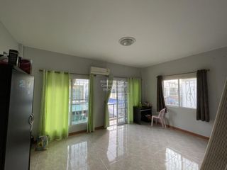 À vendre 3 chambres maison de ville à Mueang Samut Sakhon, Samut Sakhon