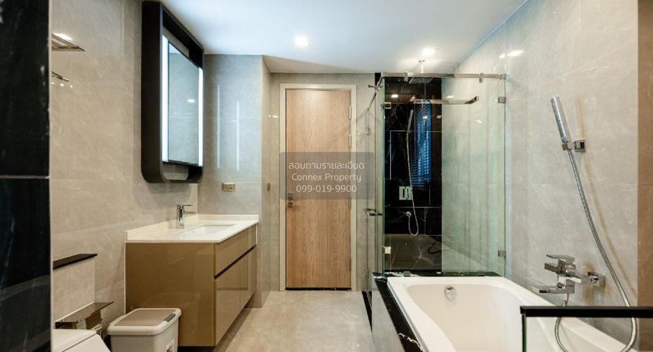 À vendre 2 chambres condo à Huai Khwang, Bangkok