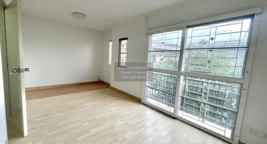 Reihenhaus zum Kauf mit 3 Zimmer in Pak Kret, Nonthaburi