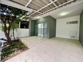 Reihenhaus zum Kauf mit 3 Zimmer in Pak Kret, Nonthaburi