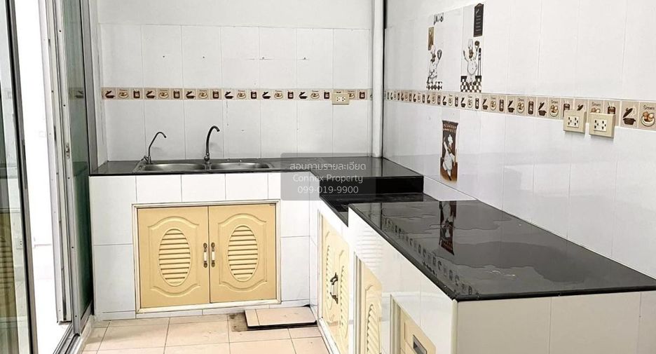 Reihenhaus zum Kauf mit 3 Zimmer in Pak Kret, Nonthaburi