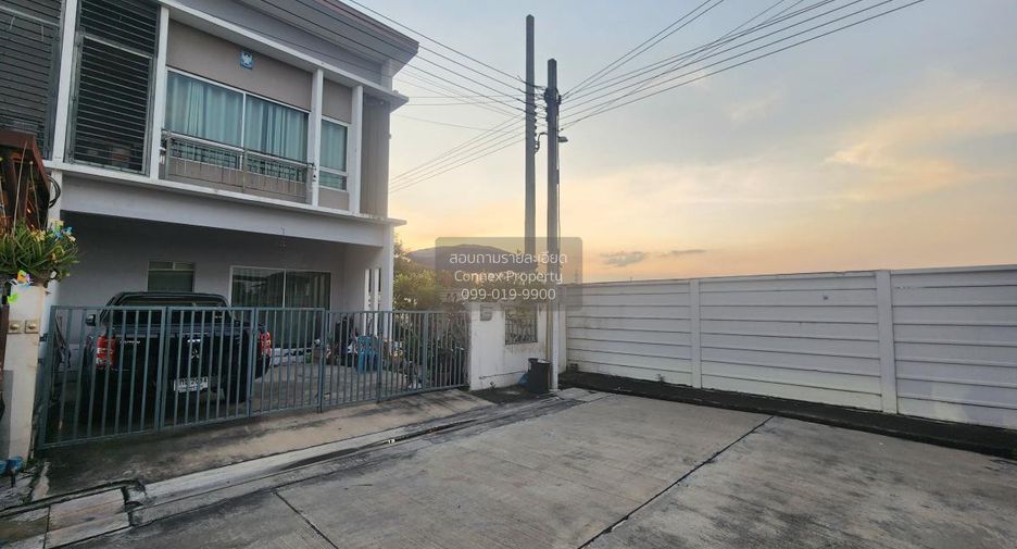 For sale 3 bedrooms townhouse in Sai Noi, Nonthaburi