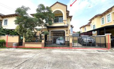 Haus zum Kauf mit 3 Zimmer in Khlong Sam Wa, Bangkok