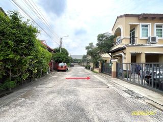 Haus zum Kauf mit 3 Zimmer in Khlong Sam Wa, Bangkok