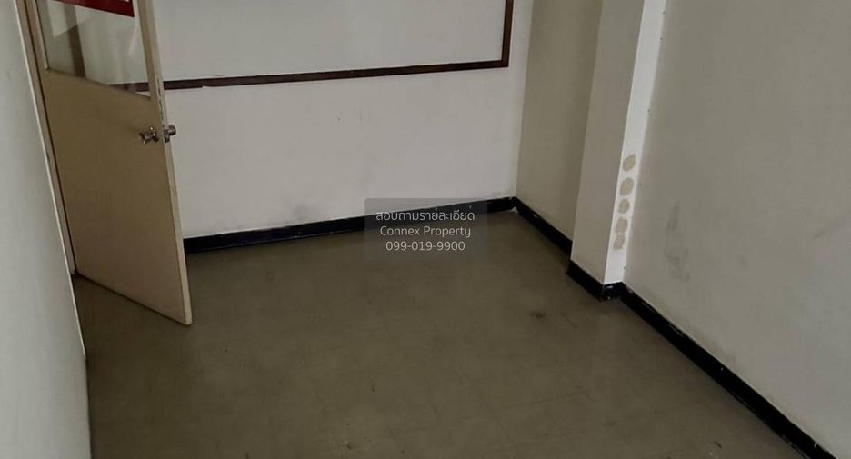For sale 5 bedrooms retail Space in Chatuchak, Bangkok