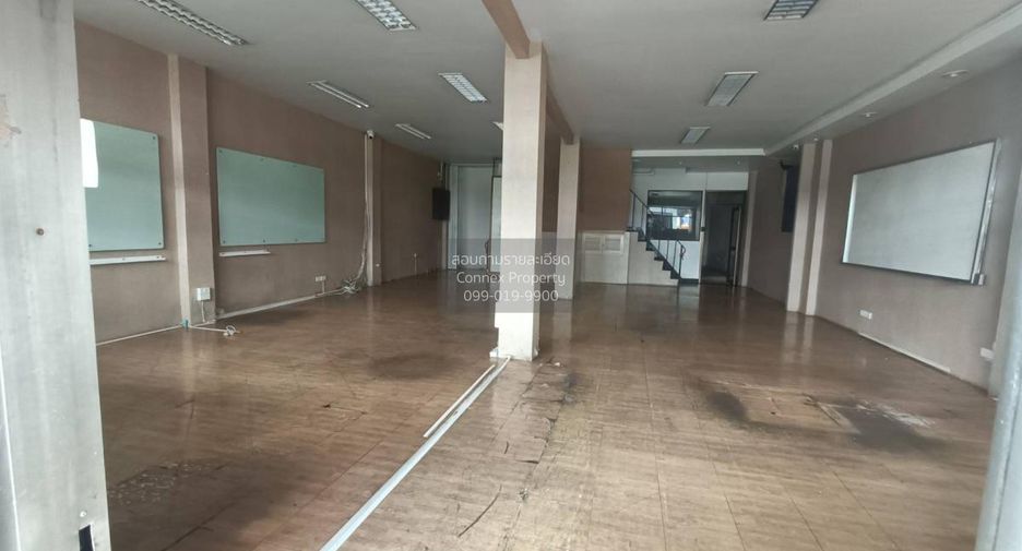 For sale 5 bedrooms retail Space in Chatuchak, Bangkok