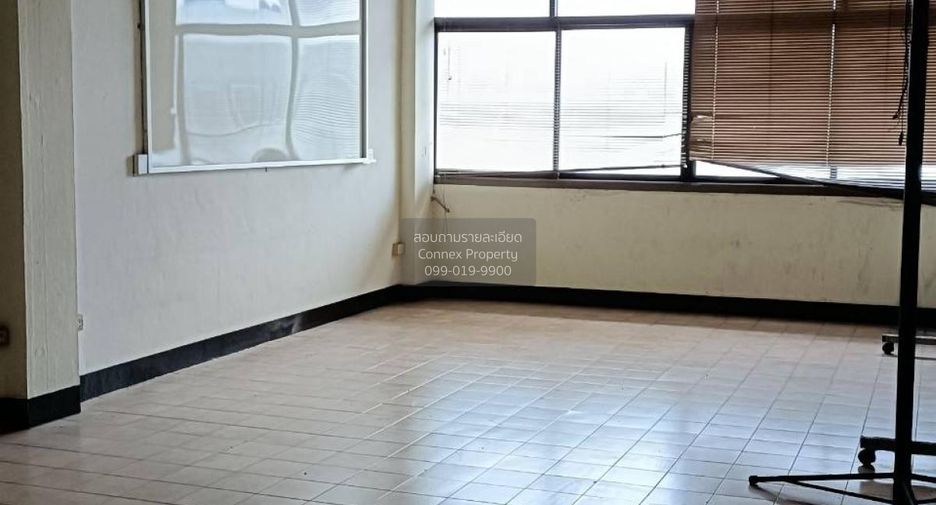 For sale 5 bedrooms retail Space in Chatuchak, Bangkok