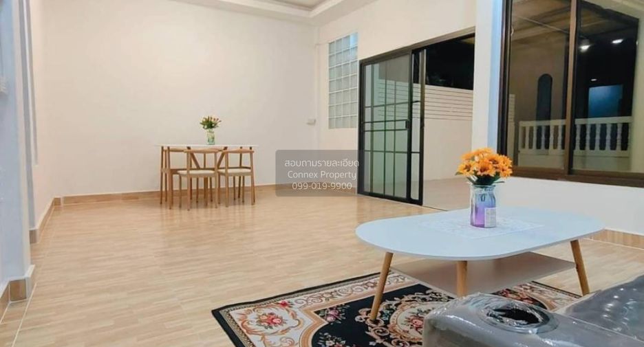 Casa adosada en venta de 4 habitaciones en Wang Thonglang, Bangkok
