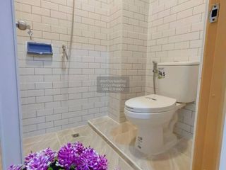 Casa adosada en venta de 4 habitaciones en Wang Thonglang, Bangkok