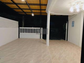 Casa adosada en venta de 4 habitaciones en Wang Thonglang, Bangkok
