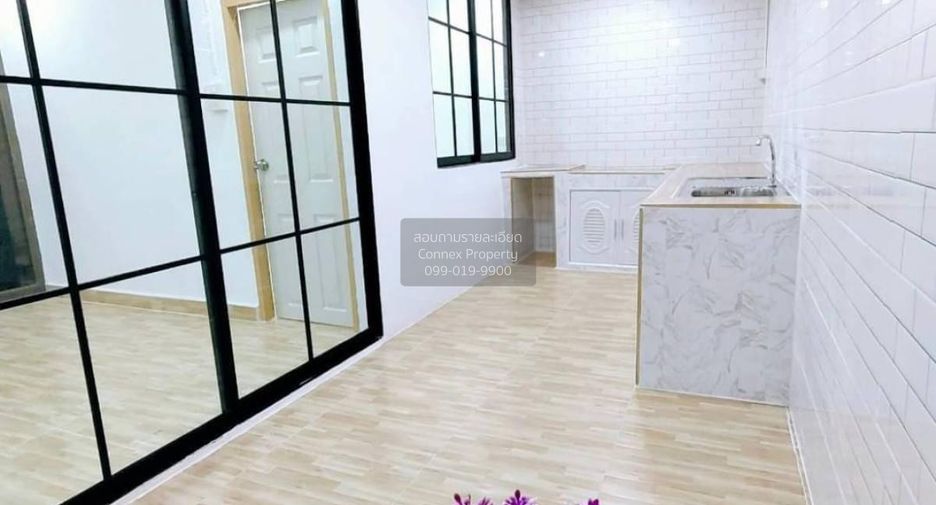 Casa adosada en venta de 4 habitaciones en Wang Thonglang, Bangkok
