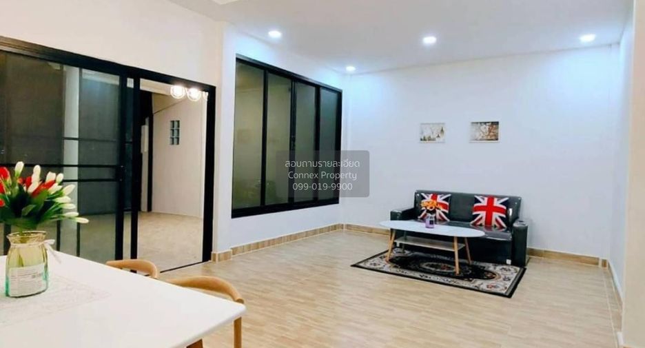 Casa adosada en venta de 4 habitaciones en Wang Thonglang, Bangkok