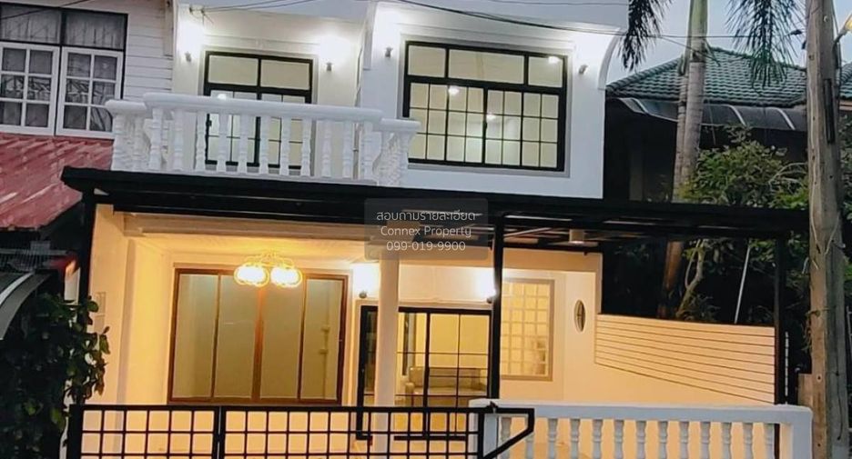 Casa adosada en venta de 4 habitaciones en Wang Thonglang, Bangkok