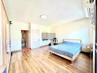 Casa adosada en venta de 3 habitaciones en Wang Thonglang, Bangkok