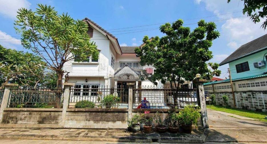 Haus zum Kauf mit 4 Zimmer in Taling Chan, Bangkok