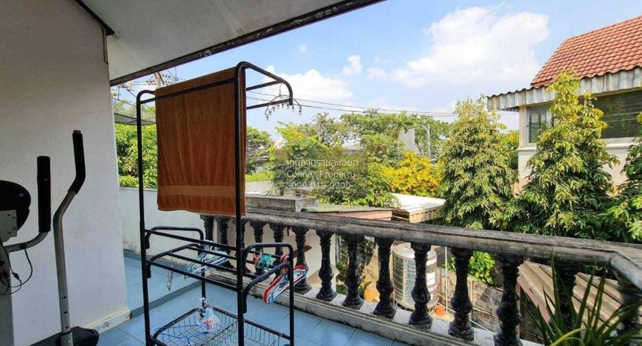 Haus zum Kauf mit 4 Zimmer in Taling Chan, Bangkok