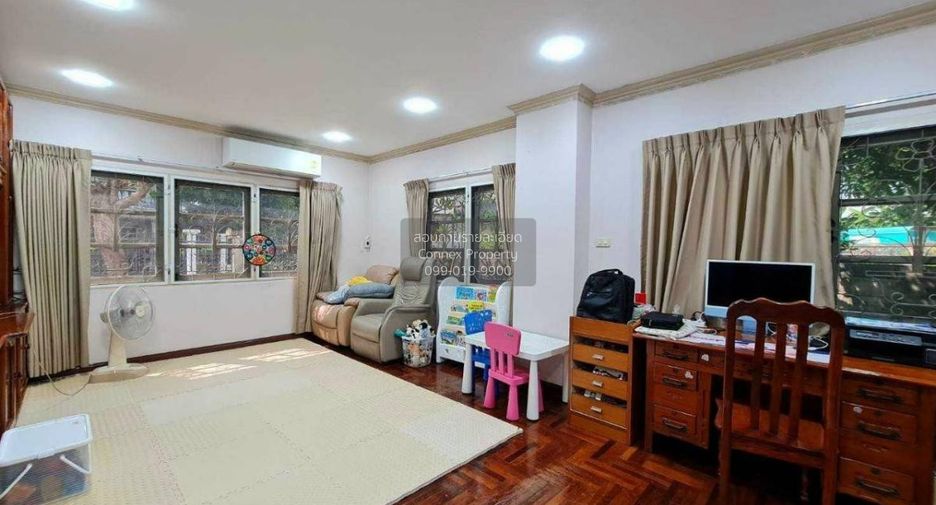 Haus zum Kauf mit 4 Zimmer in Taling Chan, Bangkok