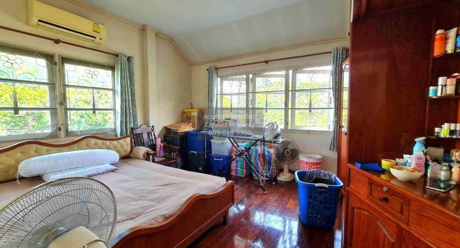Haus zum Kauf mit 4 Zimmer in Taling Chan, Bangkok