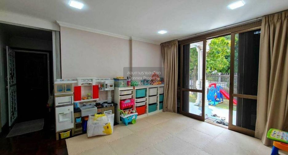 Haus zum Kauf mit 4 Zimmer in Taling Chan, Bangkok