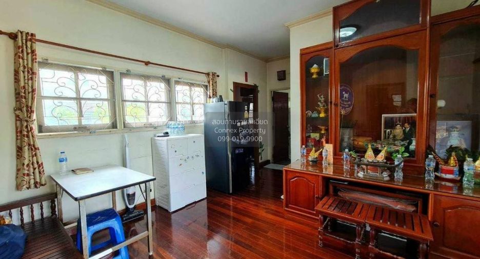 Haus zum Kauf mit 4 Zimmer in Taling Chan, Bangkok