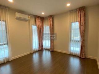 出售 5 卧室 独立屋 在 Pak Kret, Nonthaburi