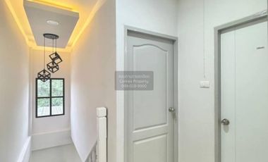 Продажа 3 спальни таунхаус в Pak Kret, Нонтабури