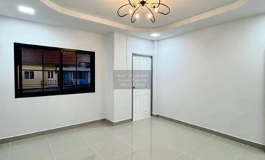 Reihenhaus zum Kauf mit 2 Zimmer in Bang Bua Thong, Nonthaburi