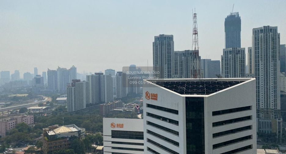 À vendre 2 chambres condo à Huai Khwang, Bangkok