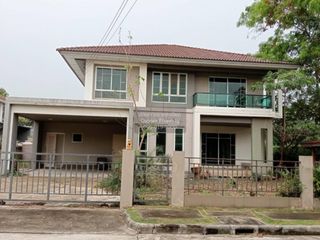 Haus zum Kauf mit 3 Zimmer in Khlong Sam Wa, Bangkok