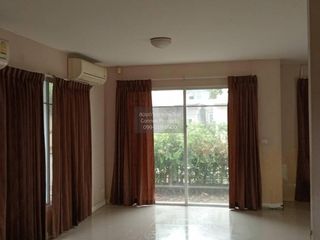 Haus zum Kauf mit 3 Zimmer in Khlong Sam Wa, Bangkok