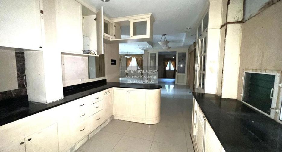 Casa en venta de 4 habitaciones en Mueang Nonthaburi, Nonthaburi