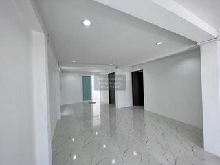 Casa en venta de 5 habitaciones en Thawi Watthana, Bangkok