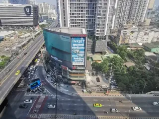 Condo en venta de 2 habitaciones en Huai Khwang, Bangkok