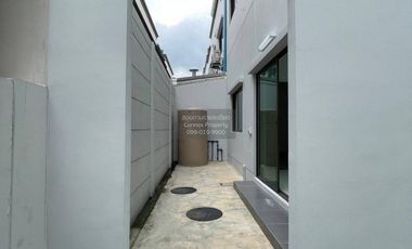 For sale 4 ベッドルーム townhouse in Sai Mai, Bangkok
