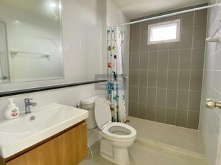 Haus zum Kauf mit 4 Zimmer in Khlong Sam Wa, Bangkok