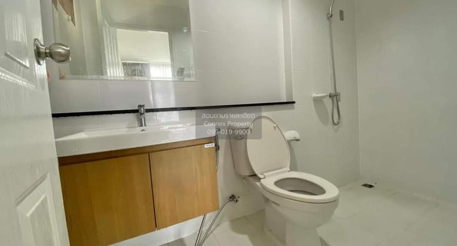 Haus zum Kauf mit 4 Zimmer in Khlong Sam Wa, Bangkok