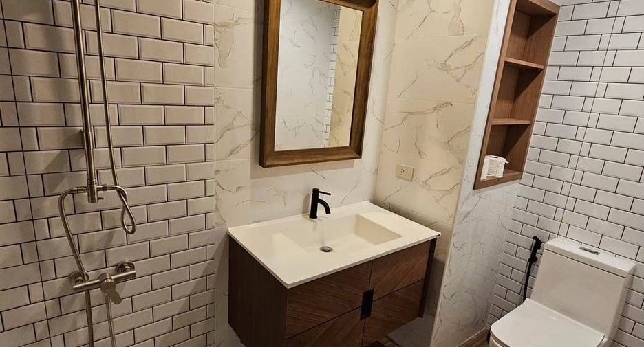 Condo en venta de 2 habitaciones en Khlong Toei, Bangkok
