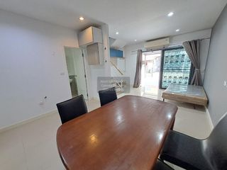 出租 3 卧室 联排别墅 在 Suan Luang, 曼谷