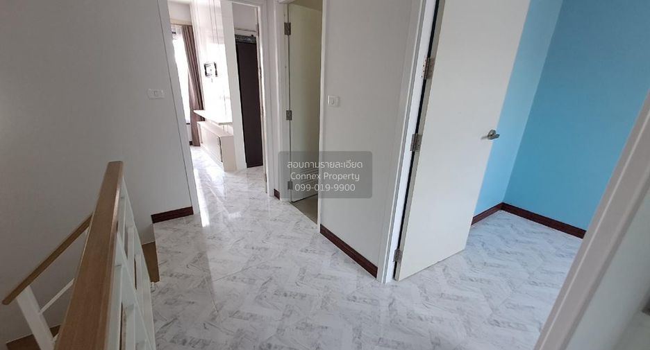 For rent 3 bedrooms townhouse in Suan Luang, Bangkok