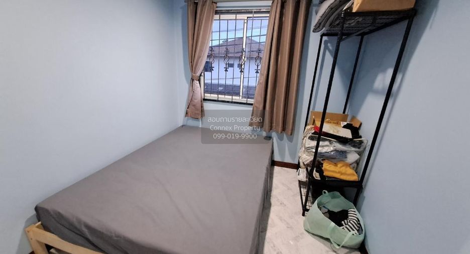 For rent 3 bedrooms townhouse in Suan Luang, Bangkok