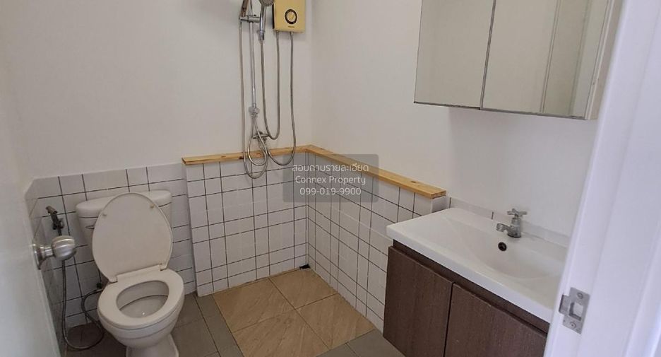 For rent 3 bedrooms townhouse in Suan Luang, Bangkok